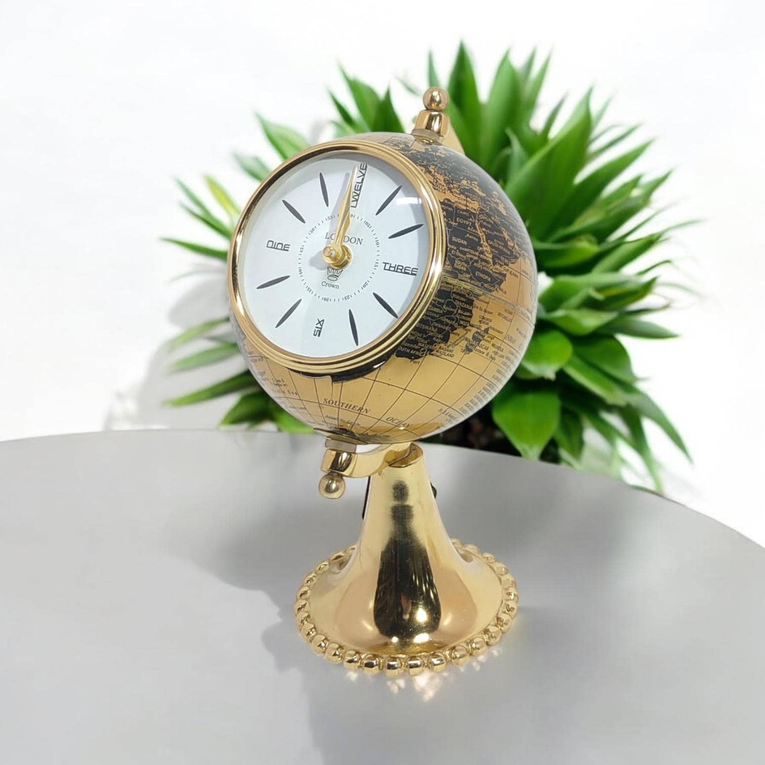 Table Clock Globe Design